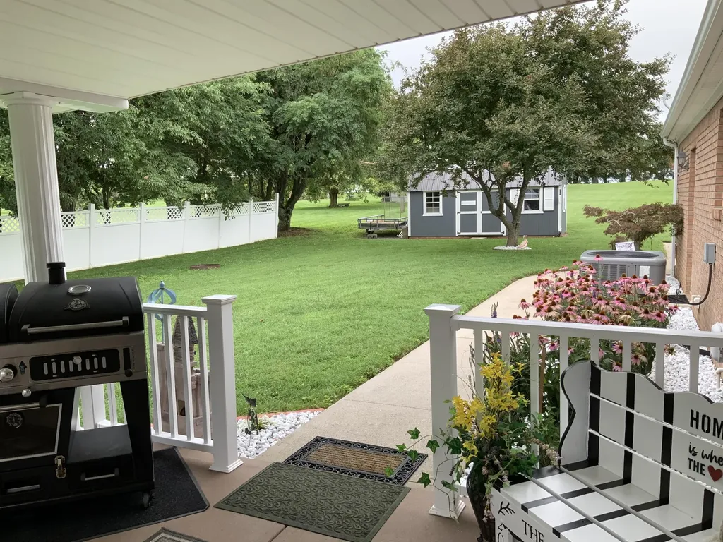 175 Manchester Lane Brodhead KY 40409