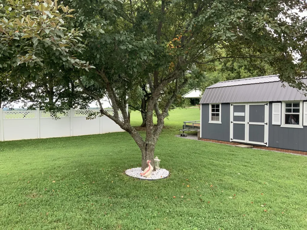 175 Manchester Lane Brodhead KY 40409