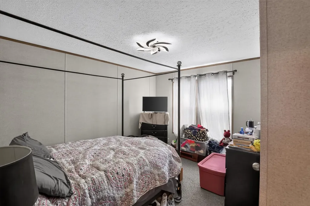 720 W Kentucky 132 Dixon KY 42409