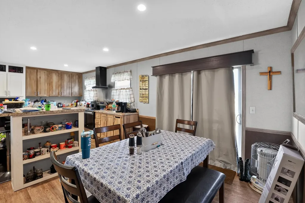 720 W Kentucky 132 Dixon KY 42409