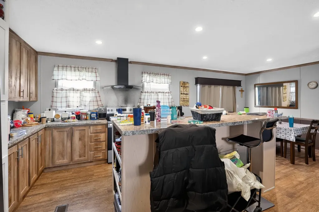 720 W Kentucky 132 Dixon KY 42409