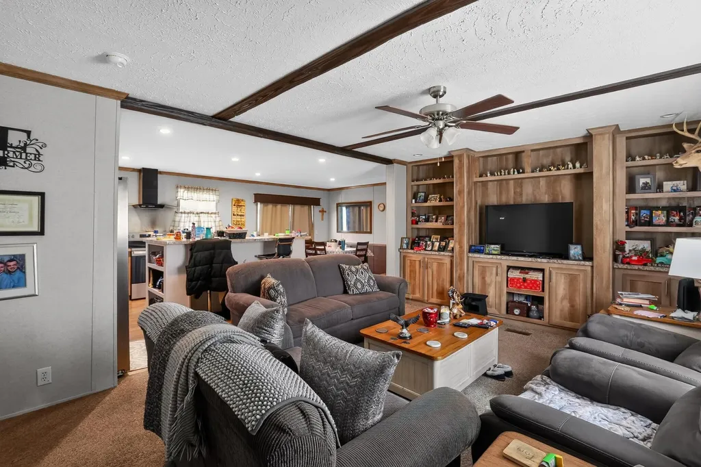 720 W Kentucky 132 Dixon KY 42409