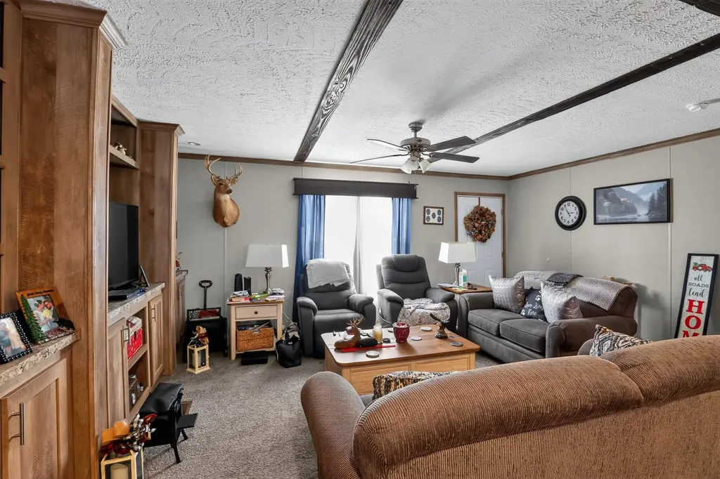 720 W Kentucky 132 Dixon KY 42409