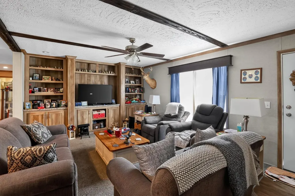 720 W Kentucky 132 Dixon KY 42409