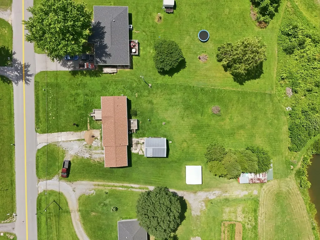 720 W Kentucky 132 Dixon KY 42409