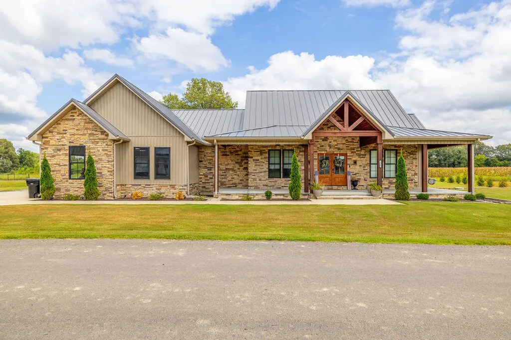 230 Ayly Estates Drive Mayfield KY 42066