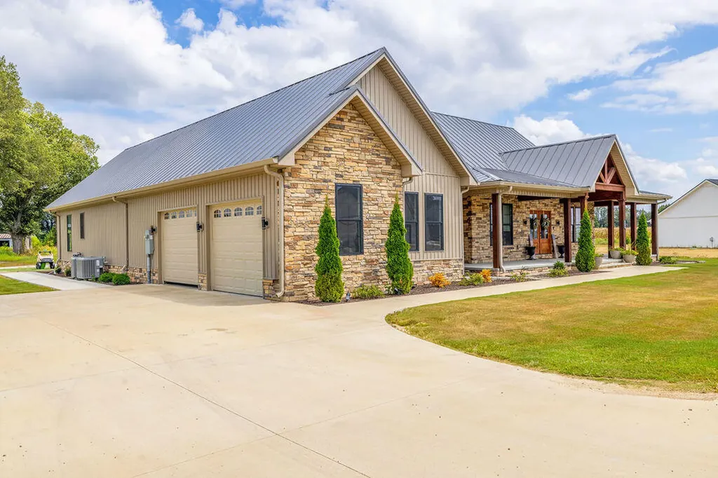 230 Ayly Estates Drive Mayfield KY 42066