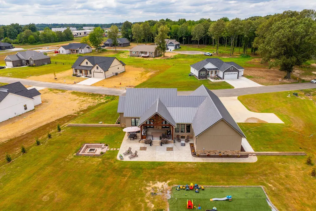 230 Ayly Estates Drive Mayfield KY 42066