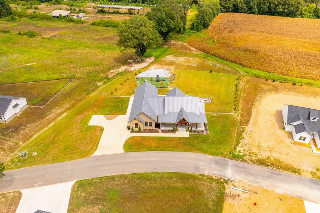 230 Ayly Estates Drive Mayfield KY 42066
