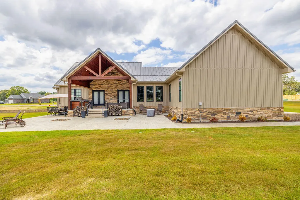 230 Ayly Estates Drive Mayfield KY 42066