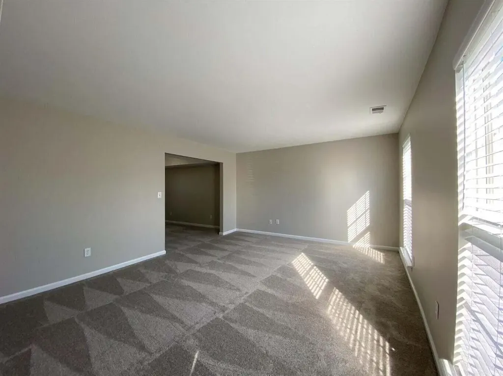 2052 Blackhorse Lane Lexington KY 40503