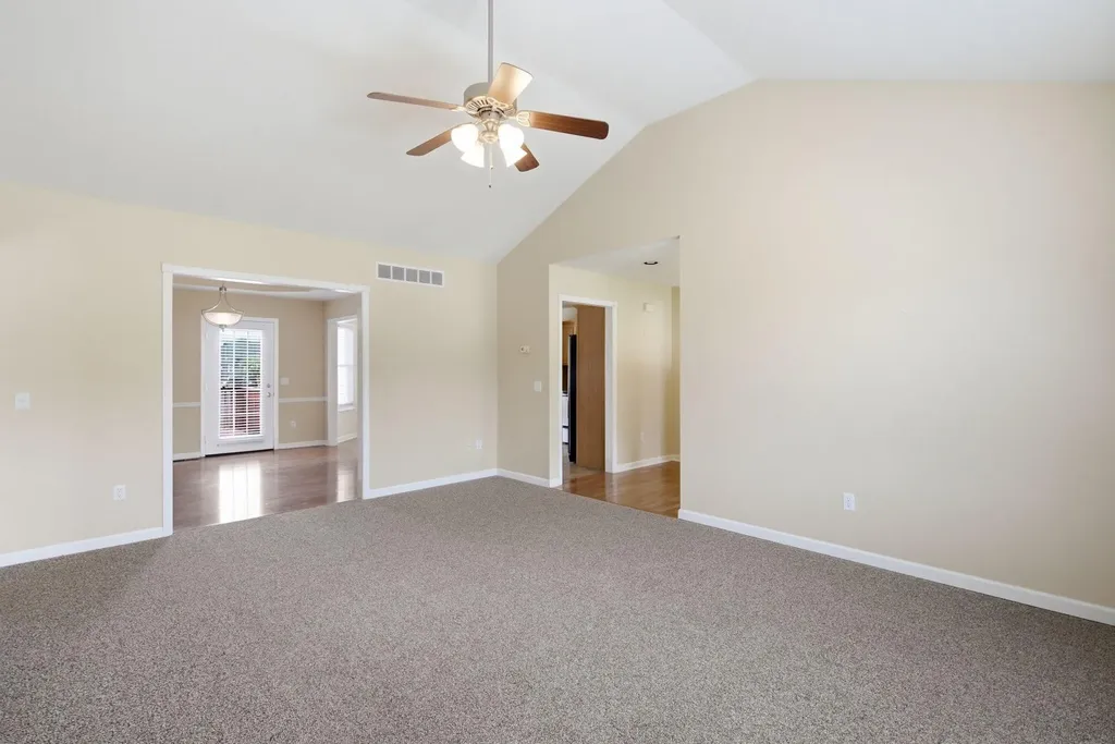 1052 Running Brook Drive Lawrenceburg KY 40342