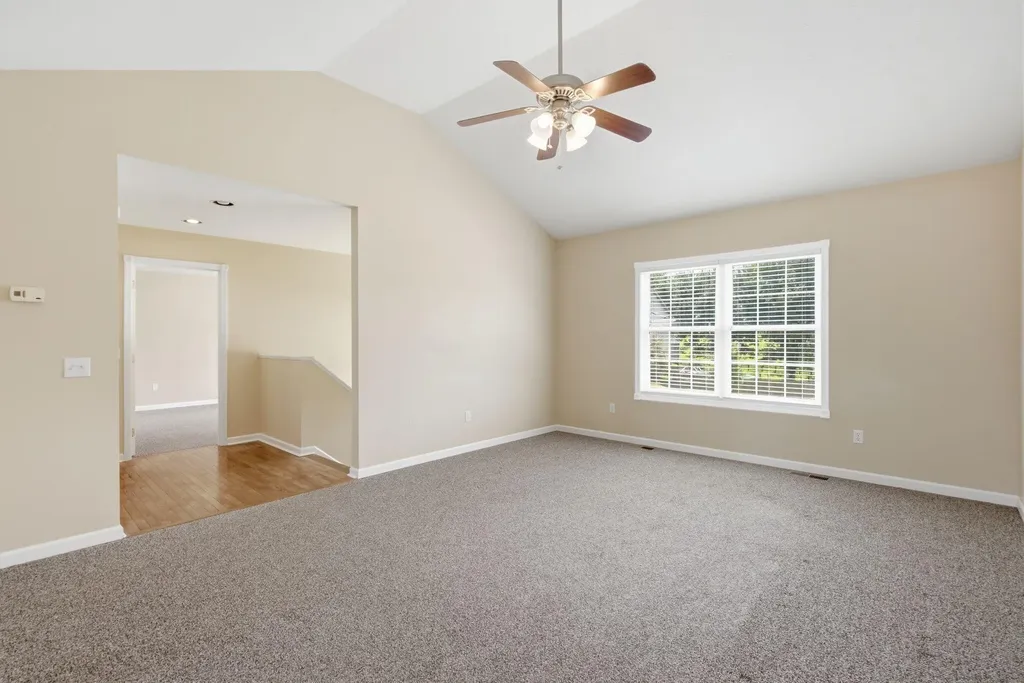 1052 Running Brook Drive Lawrenceburg KY 40342