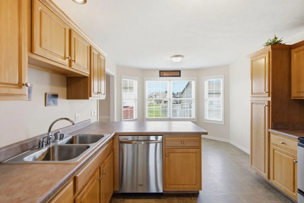 1052 Running Brook Drive Lawrenceburg KY 40342