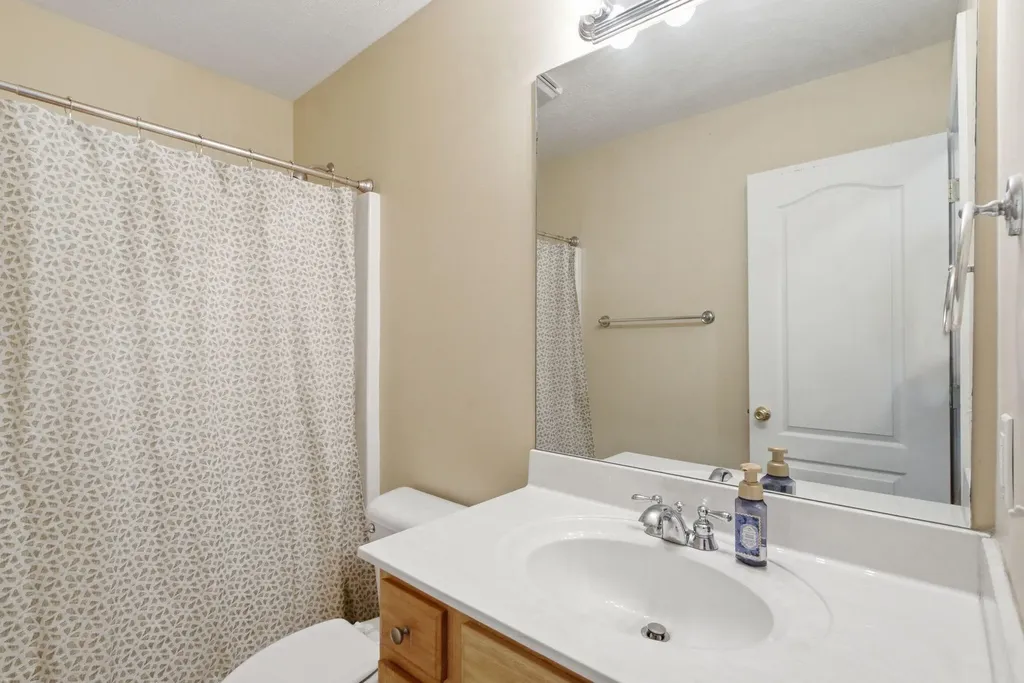 1052 Running Brook Drive Lawrenceburg KY 40342