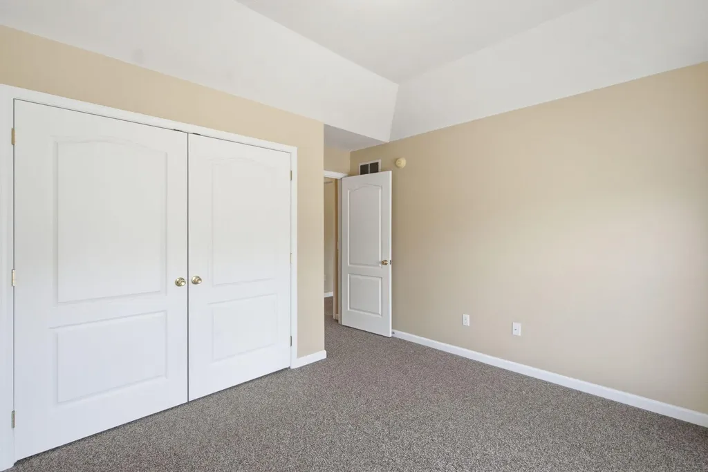 1052 Running Brook Drive Lawrenceburg KY 40342