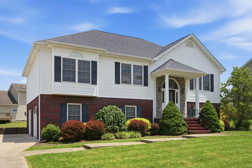 1052 Running Brook Drive Lawrenceburg KY 40342