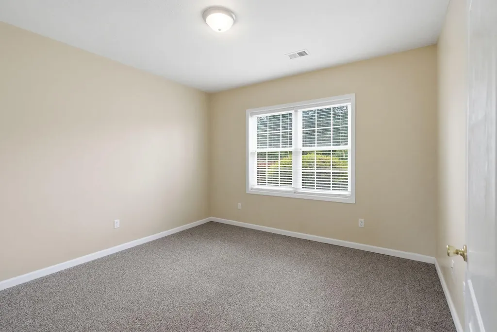 1052 Running Brook Drive Lawrenceburg KY 40342