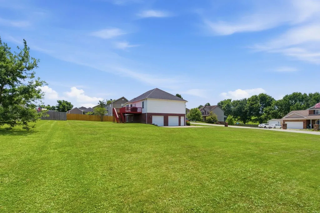 1052 Running Brook Drive Lawrenceburg KY 40342