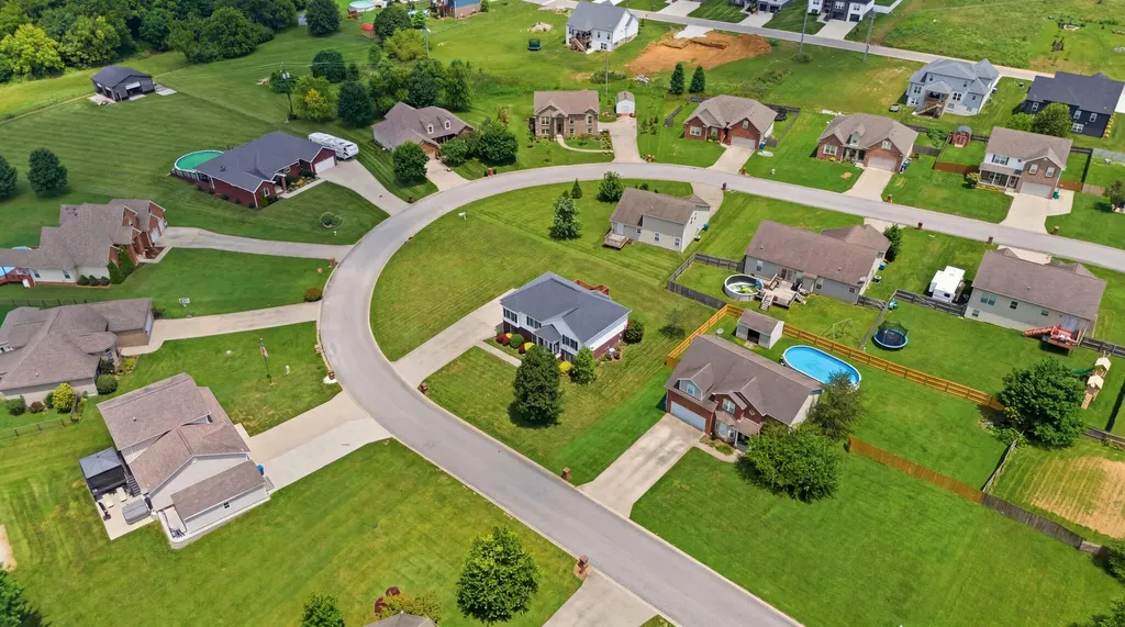 1052 Running Brook Drive Lawrenceburg KY 40342
