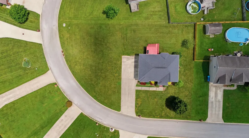 1052 Running Brook Drive Lawrenceburg KY 40342