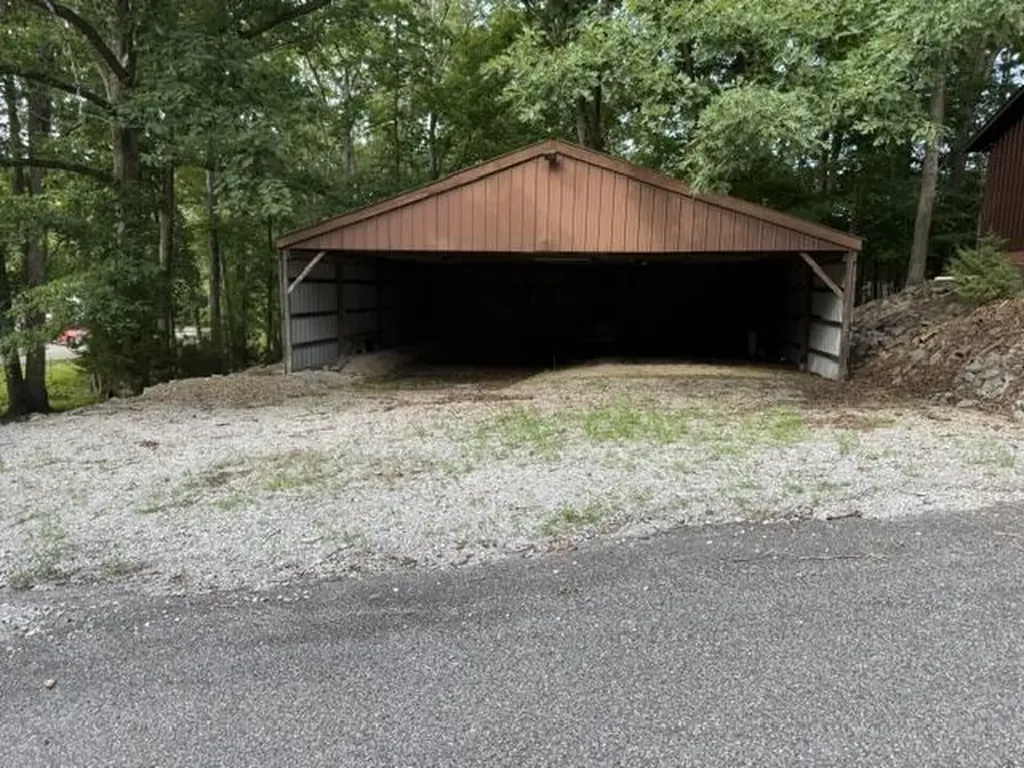 191 Hesters Road Benton KY 42025