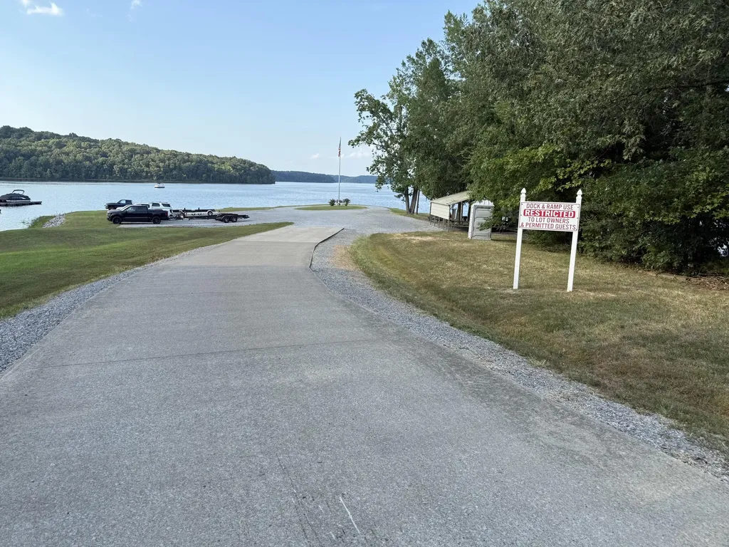 55 Maplehurst Lane Murray KY 42071
