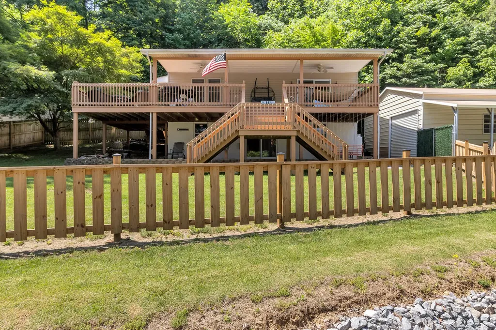 1865 R Whittaker Road Lewisburg KY 42256