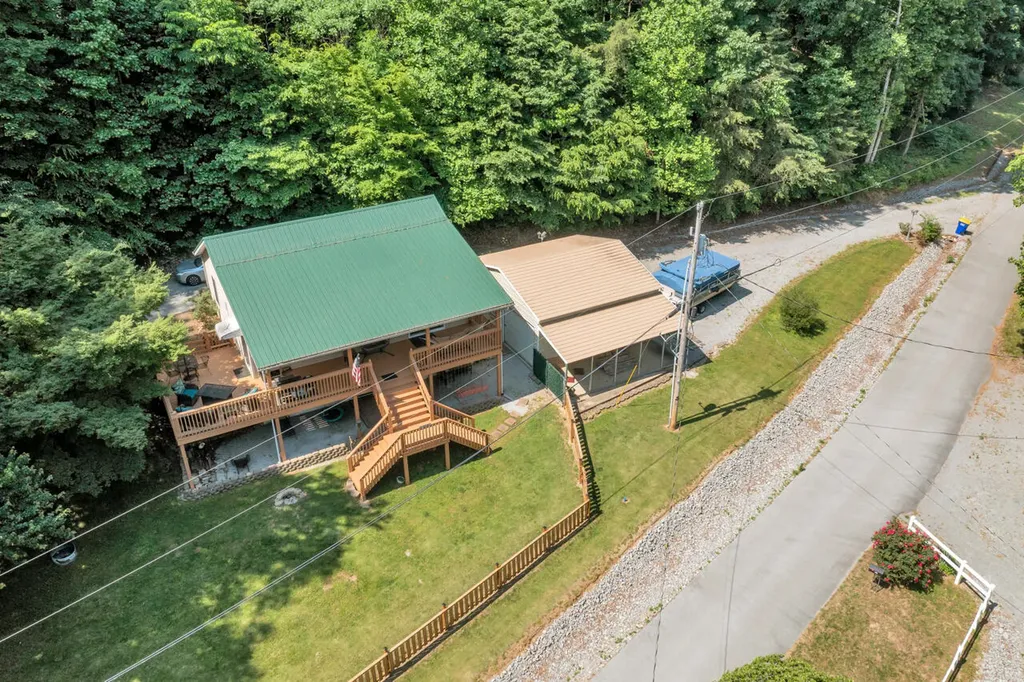 1865 R Whittaker Road Lewisburg KY 42256