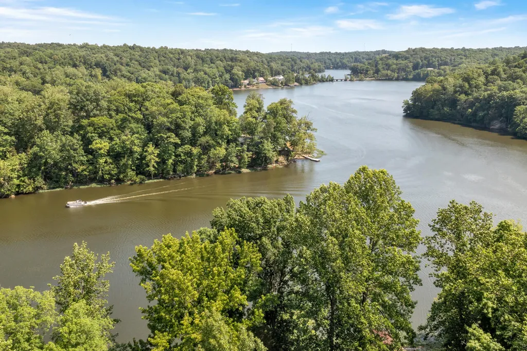 1865 R Whittaker Road Lewisburg KY 42256