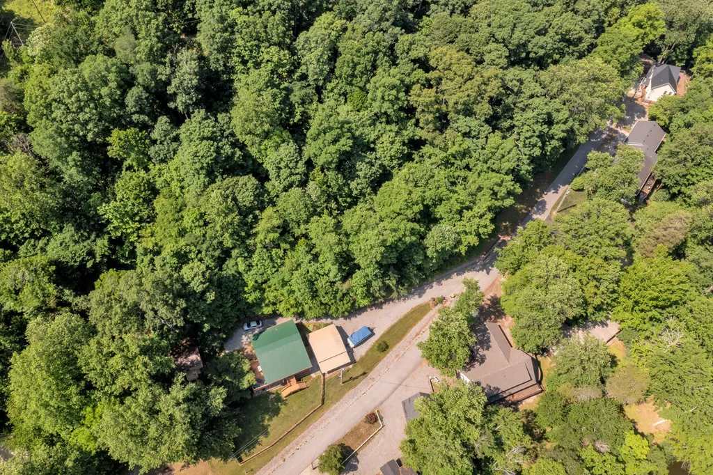 1865 R Whittaker Road Lewisburg KY 42256