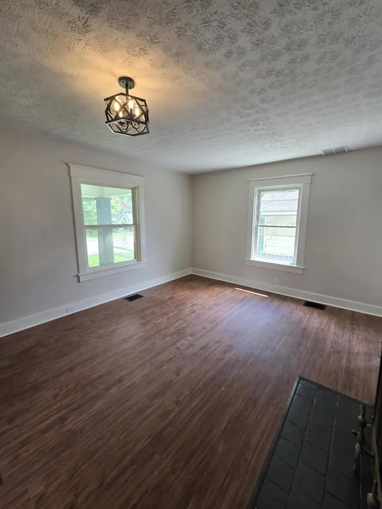 323 W 2nd Street Paris KY 40361