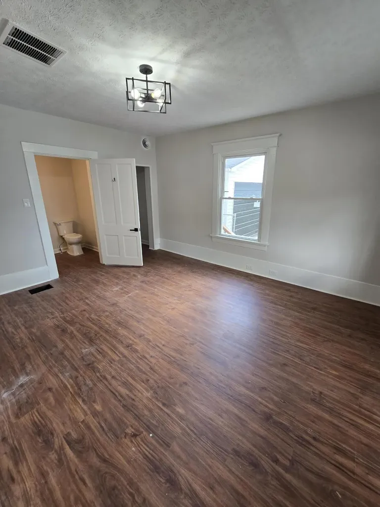 323 W 2nd Street Paris KY 40361