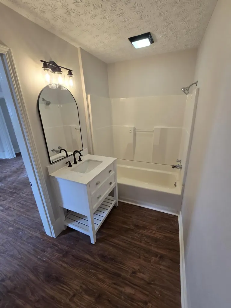 323 W 2nd Street Paris KY 40361