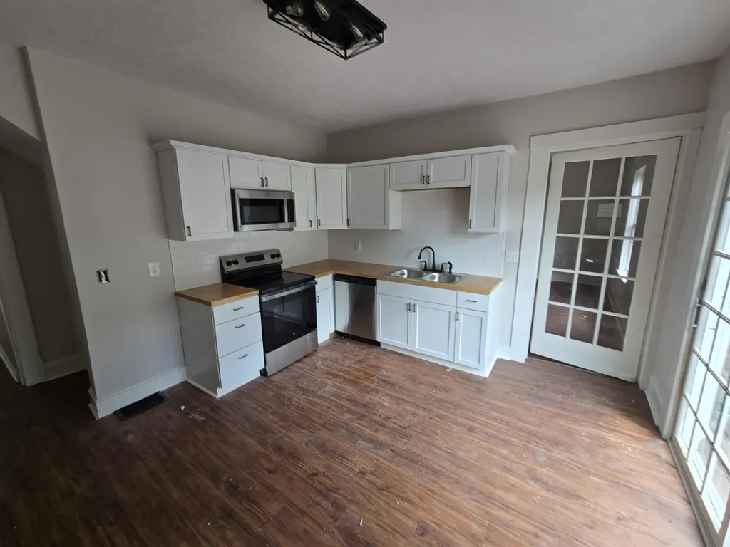 323 W 2nd Street Paris KY 40361