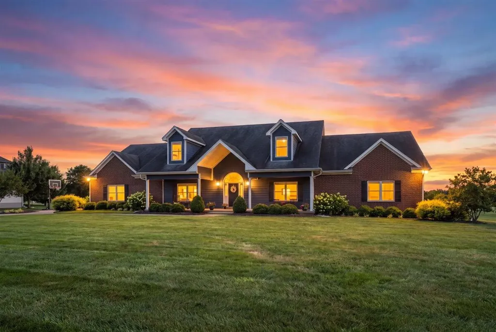 210 Colonial Drive Versailles KY 40383