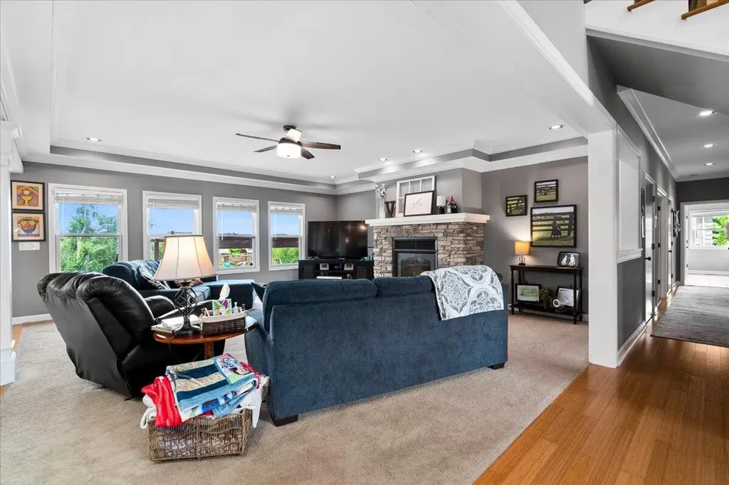 210 Colonial Drive Versailles KY 40383