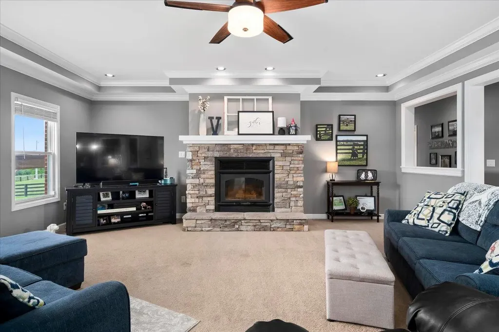 210 Colonial Drive Versailles KY 40383