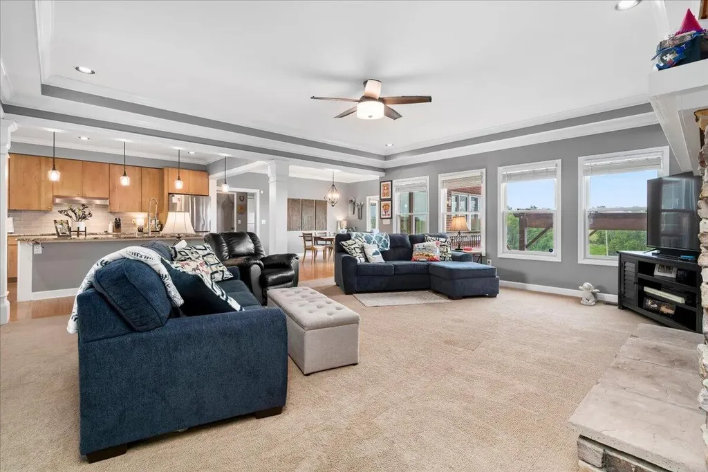 210 Colonial Drive Versailles KY 40383