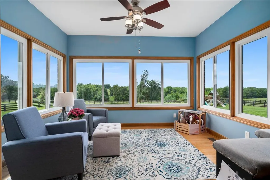 210 Colonial Drive Versailles KY 40383