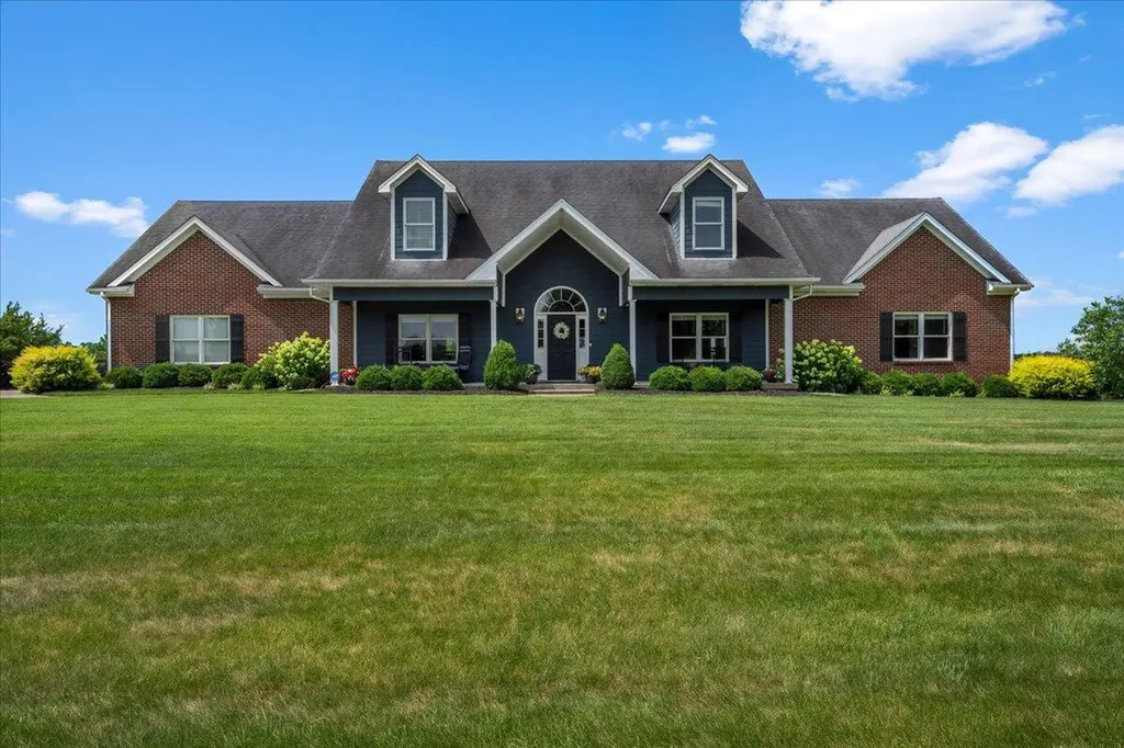 210 Colonial Drive Versailles KY 40383