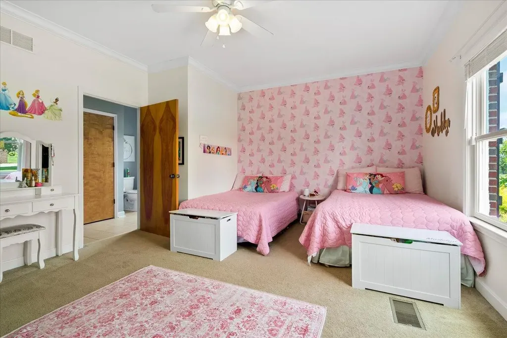 210 Colonial Drive Versailles KY 40383