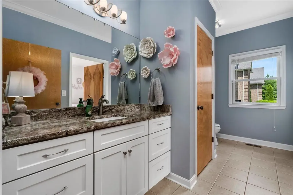 210 Colonial Drive Versailles KY 40383