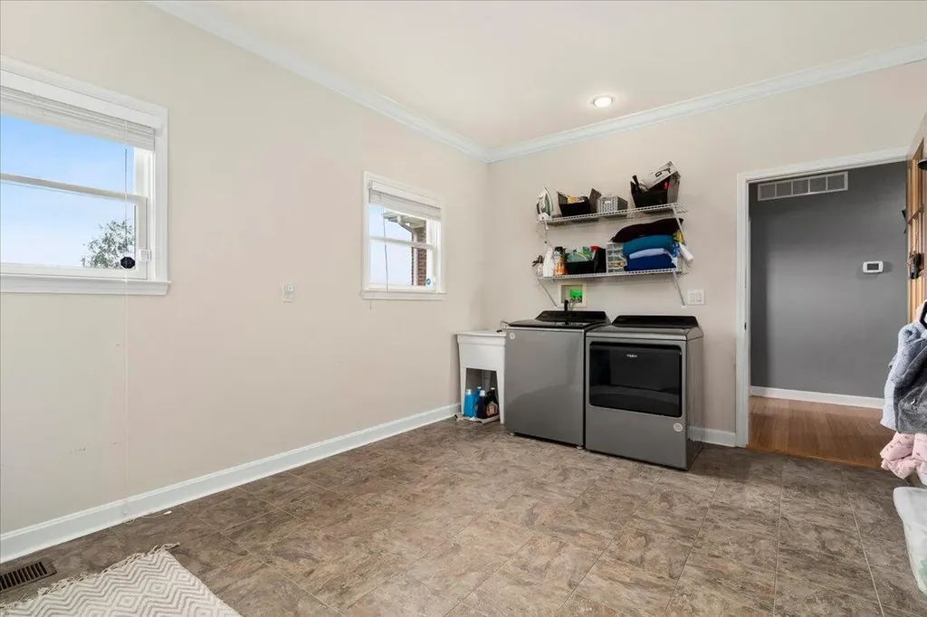 210 Colonial Drive Versailles KY 40383