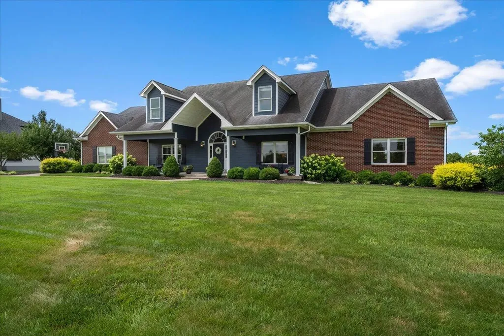 210 Colonial Drive Versailles KY 40383