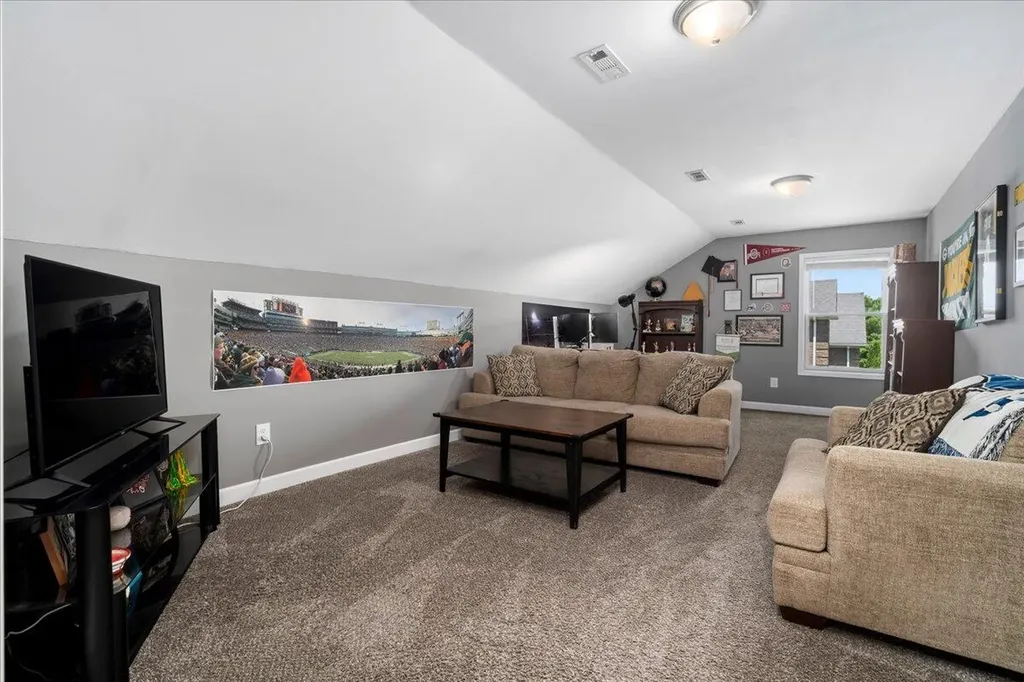 210 Colonial Drive Versailles KY 40383