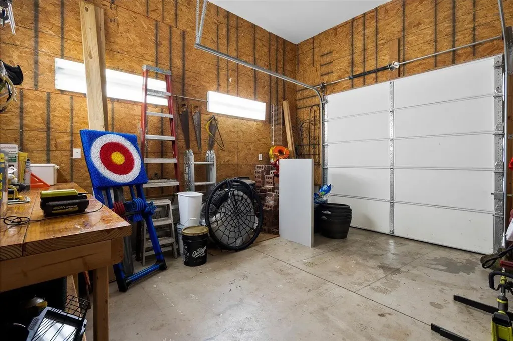 210 Colonial Drive Versailles KY 40383