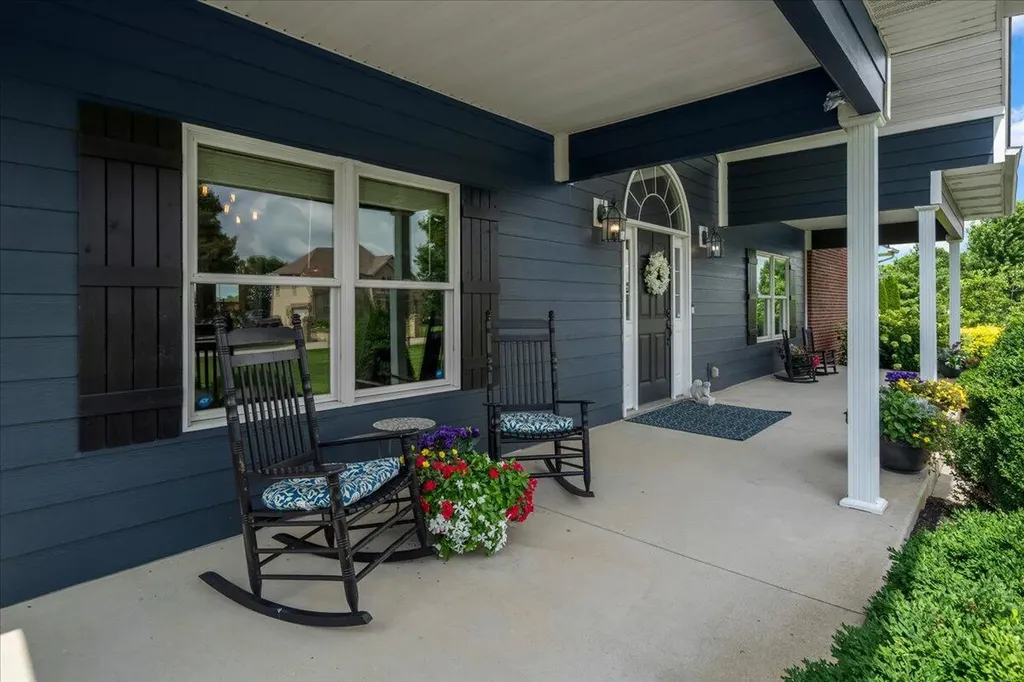 210 Colonial Drive Versailles KY 40383