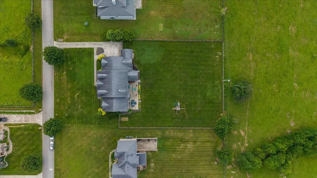 210 Colonial Drive Versailles KY 40383