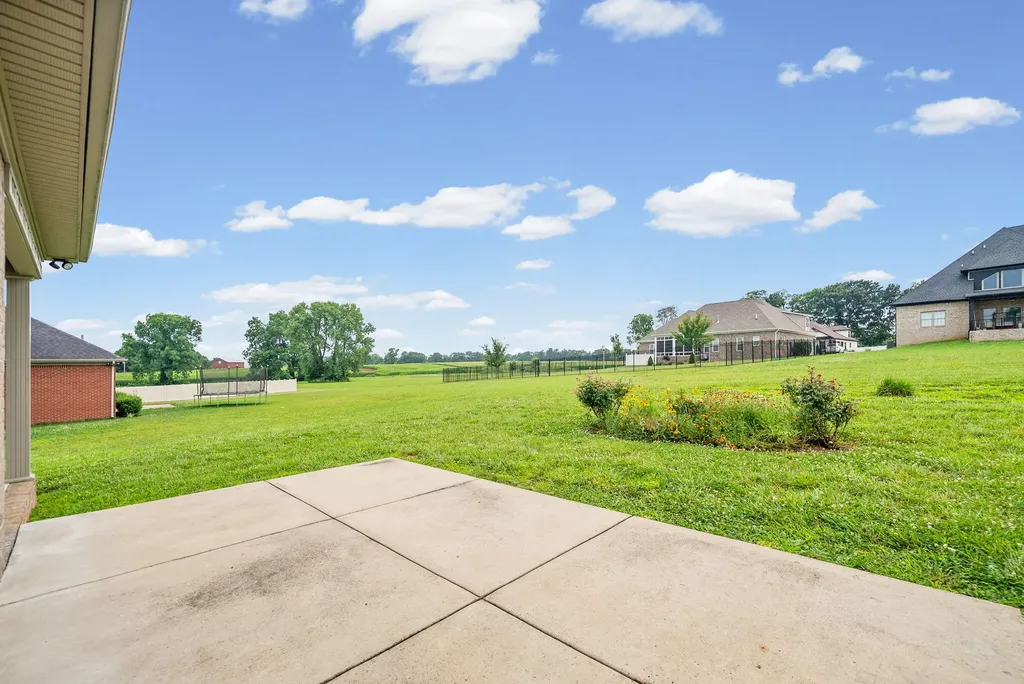 208 Lewis Bridge Way Hopkinsville KY 42240